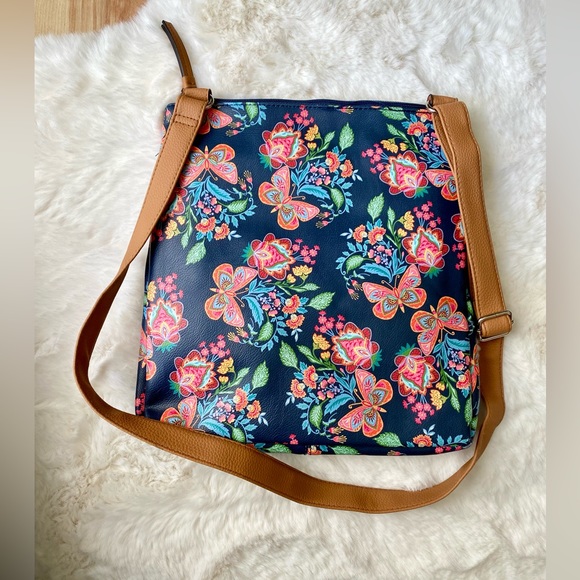 Beautiful Multi-pocket Crossbody - Picture 6 of 12